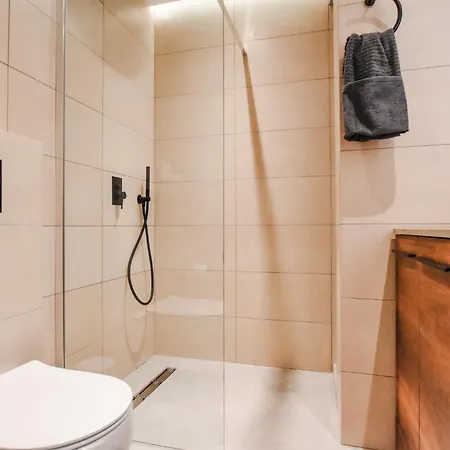 Naomi's - Designer Furnished In The Heart Of Sliema