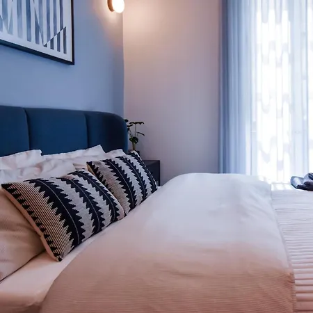 Lejlighed Naomi's - Designer Furnished In The Heart Of *