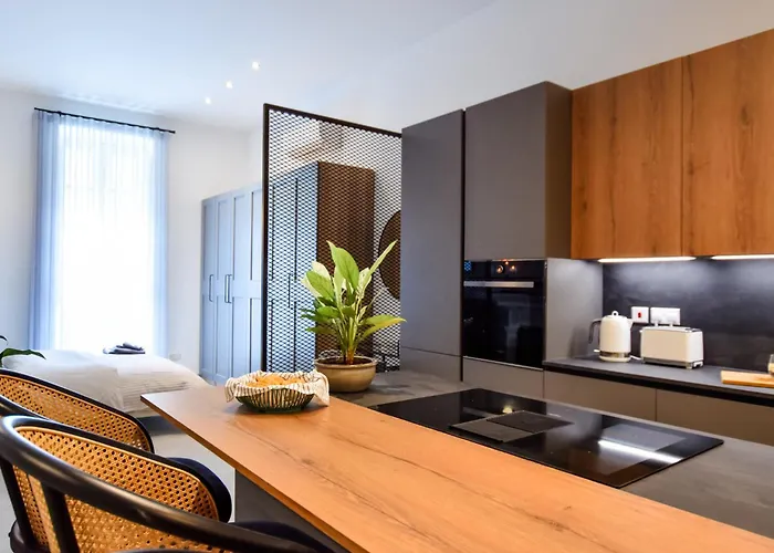 Lägenhet Naomi's - Designer Furnished In The Heart Of Sliema