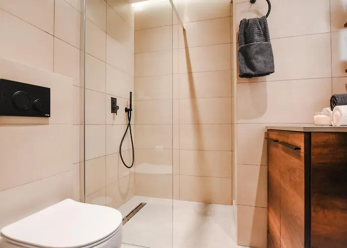 Naomi's - Designer Furnished In The Heart Of Sliema